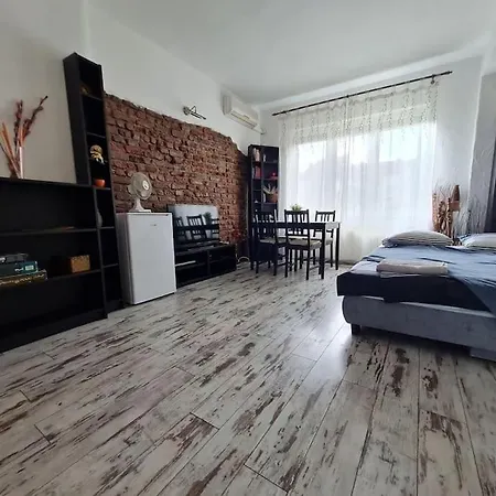 Raya Maisonette, Ideal Center 소피아
