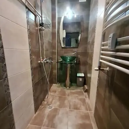 Raya Maisonette, Ideal Center