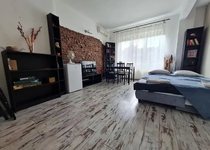 Raya Maisonette, Ideal Center ソフィア