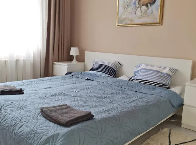 Raya Maisonette, Ideal Center アパート