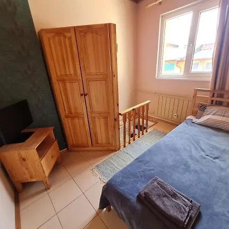 Raya Maisonette, Ideal Center